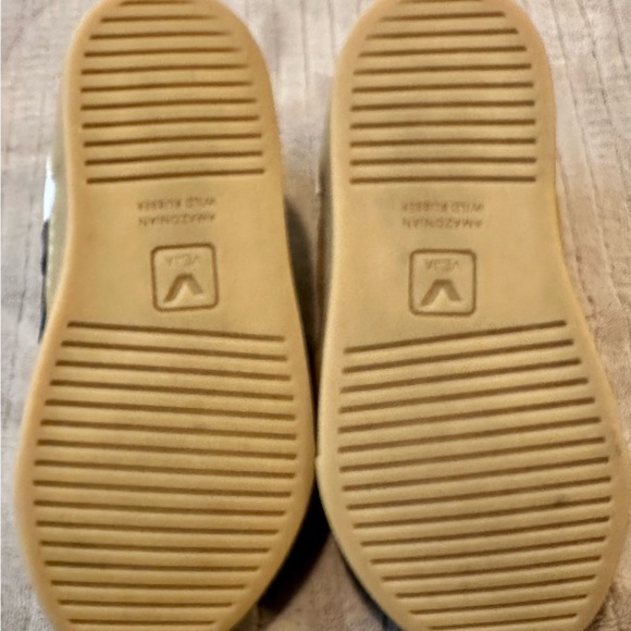 White and blue veja sneakers - Picture 6 of 6